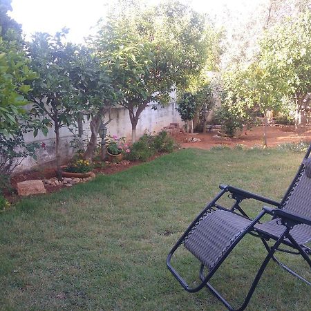 Sabba'S Apartment Kefar Sava Exterior photo