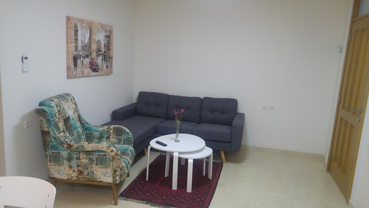 Sabba'S Apartment Kefar Sava Exterior photo